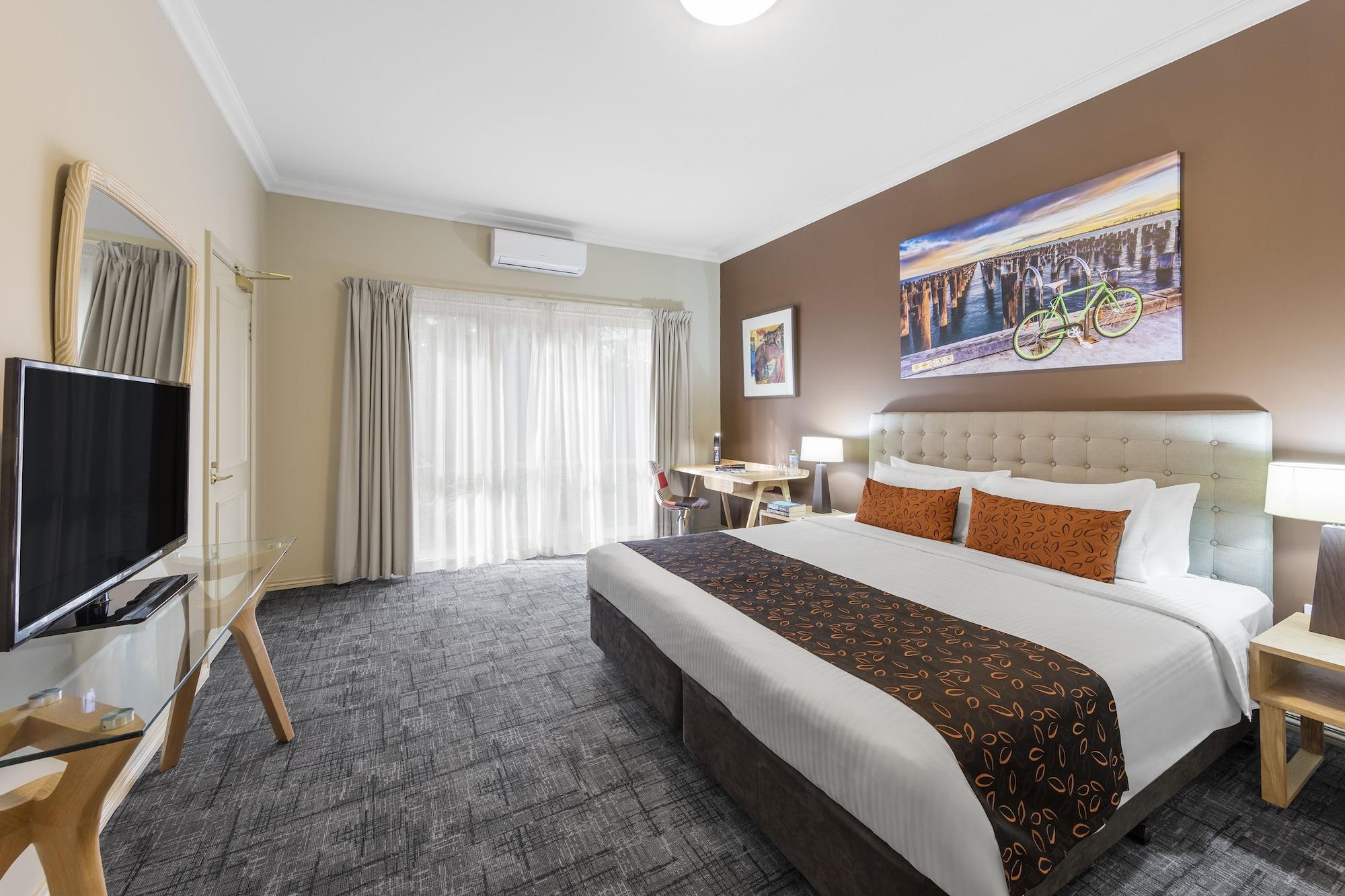 Kimberley Gardens Hotel, Serviced Apartments And Serviced Villas Мелбърн Екстериор снимка