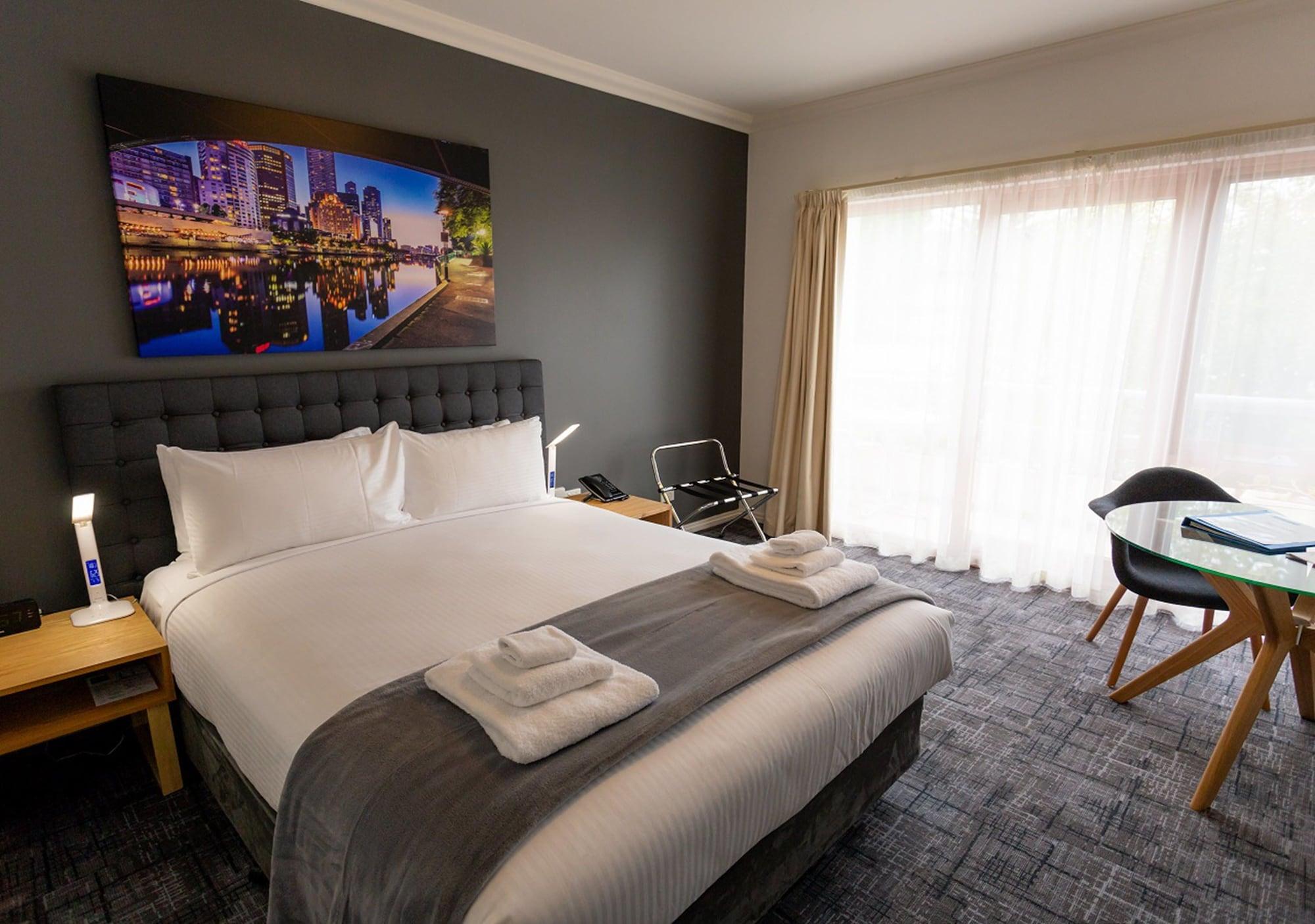 Kimberley Gardens Hotel, Serviced Apartments And Serviced Villas Мелбърн Екстериор снимка