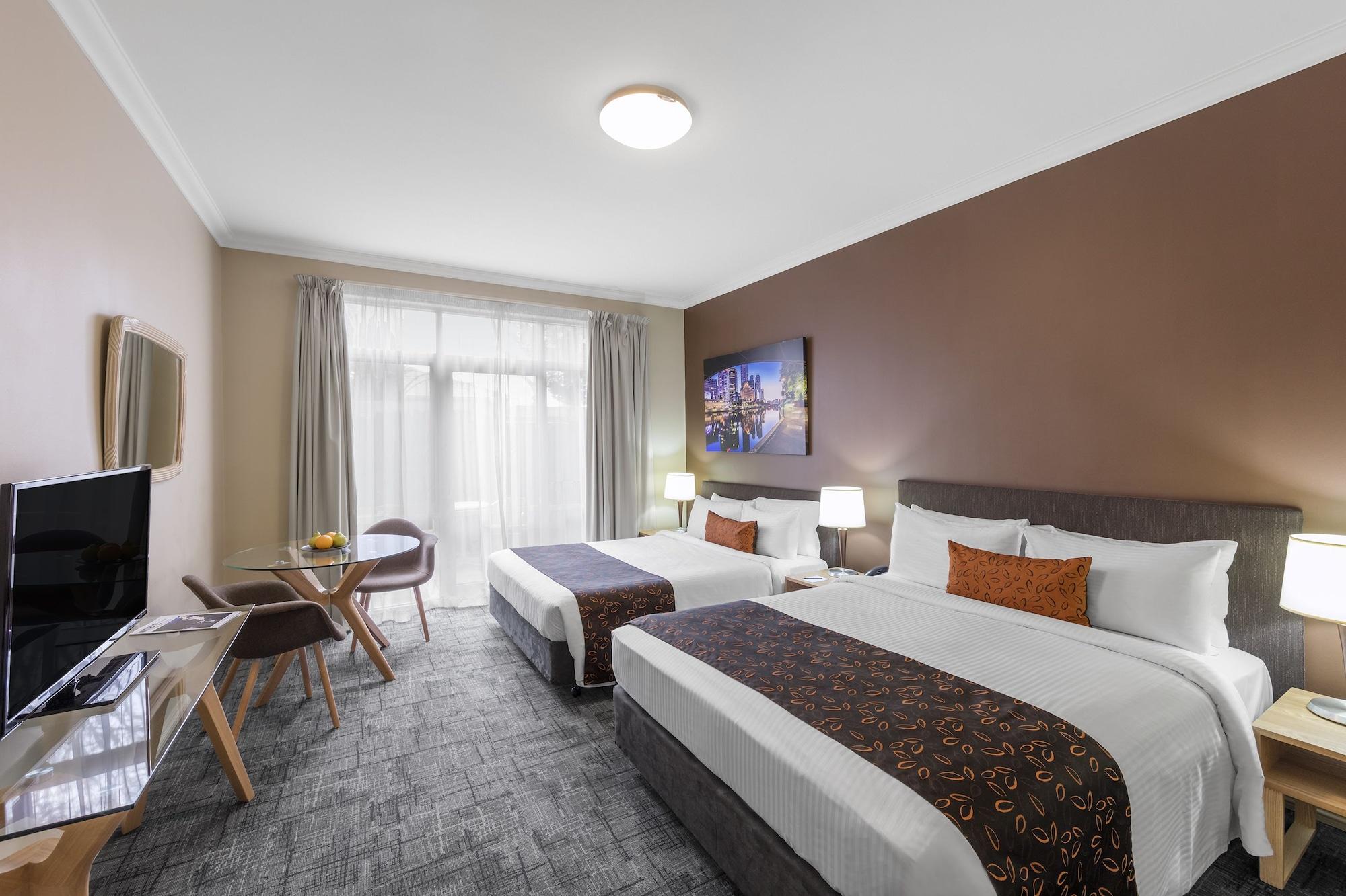 Kimberley Gardens Hotel, Serviced Apartments And Serviced Villas Мелбърн Екстериор снимка