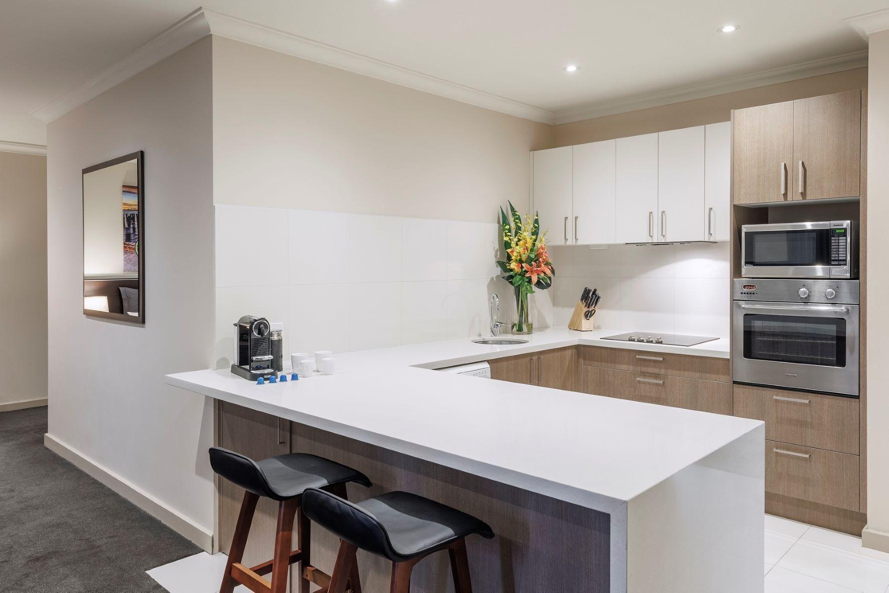 Kimberley Gardens Hotel, Serviced Apartments And Serviced Villas Мелбърн Екстериор снимка