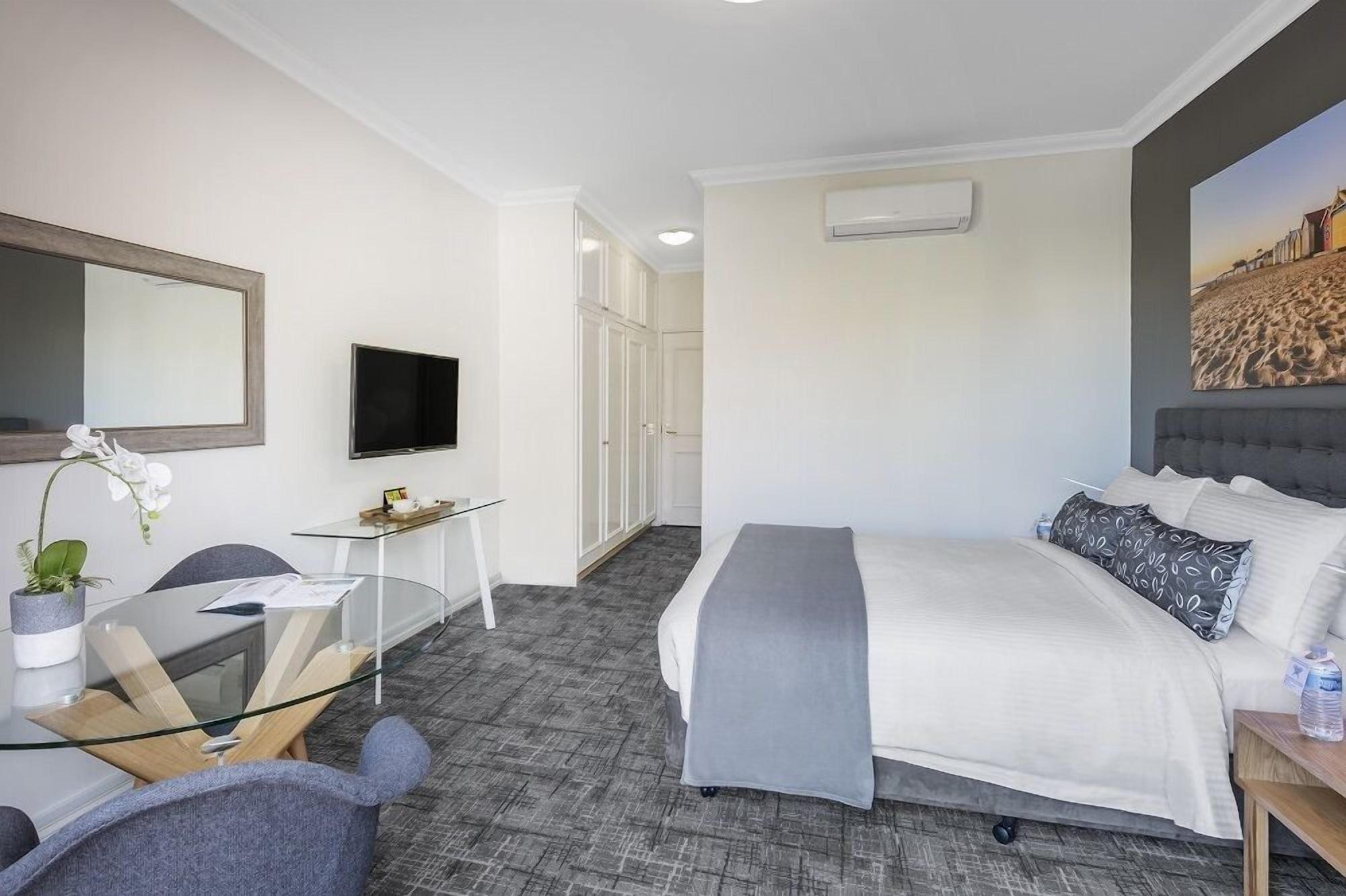 Kimberley Gardens Hotel, Serviced Apartments And Serviced Villas Мелбърн Екстериор снимка