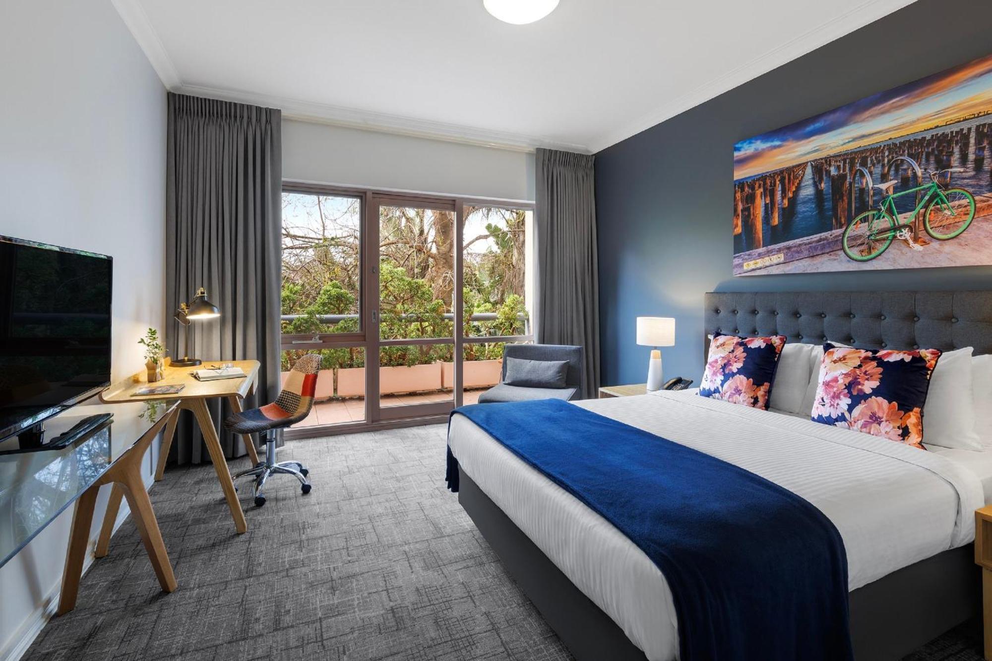 Kimberley Gardens Hotel, Serviced Apartments And Serviced Villas Мелбърн Екстериор снимка