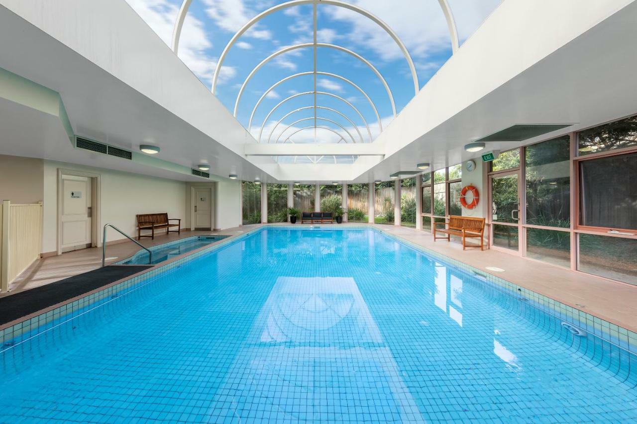 Kimberley Gardens Hotel, Serviced Apartments And Serviced Villas Мелбърн Екстериор снимка